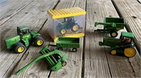 1:64 John Deere Tractors & Implements