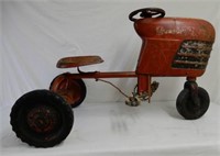EARLY 1950'S MURRAY ROW CROP PEDAL TRACTOR