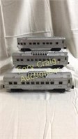 Lionel Lines (3) passenger car set. (2) 2432