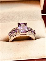 Gorgeous 2ct Sterling /Amethyst Ring  sz7.5