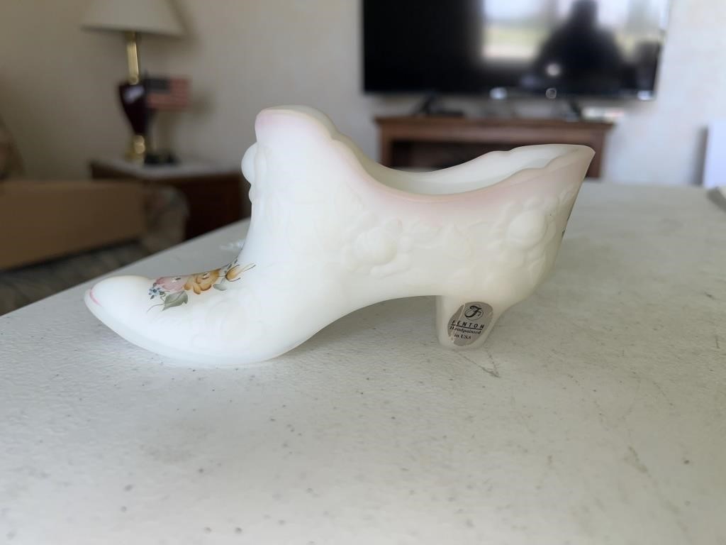 Fenton hand painted shoe 6in long