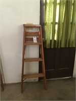 4 foot wooden Housemaster ladder