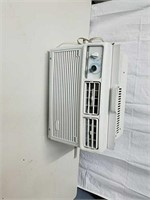 Whirlpool Air Conditioner, turns on, window size