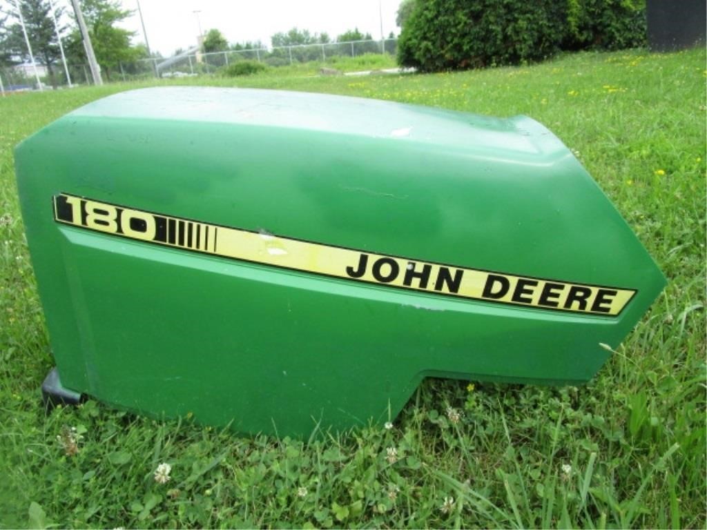 Hood John Deere 180