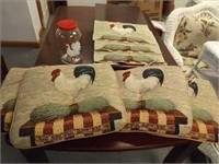 (4) Rooster Cushions (3) Placemats (1) Jar
