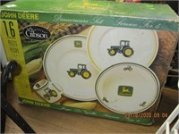 16 Pc. John Deere Dish Set in Box