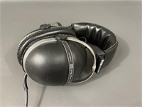 Pioneer SE-305 Stereo Headphones