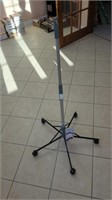 COLLAPSIBLE IV POLE