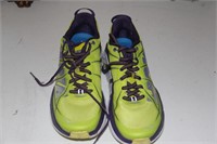 Green HOKA tennis shoes size 7