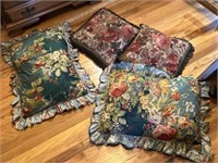 4 PILLOWS