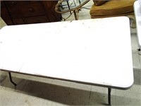 6' Plastic Folding Table