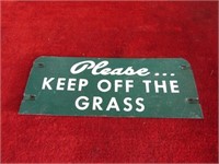 Metal sign. Please keep off the grass. 8" by 3.25"