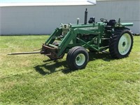 Oliver 1600 Gas Tractor