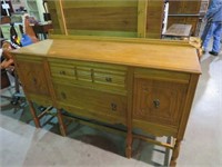 OAK BUFFET W/ 2 DOORS & 2 DRAWERS