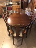 Thomasville Cherry Table & Chair Set