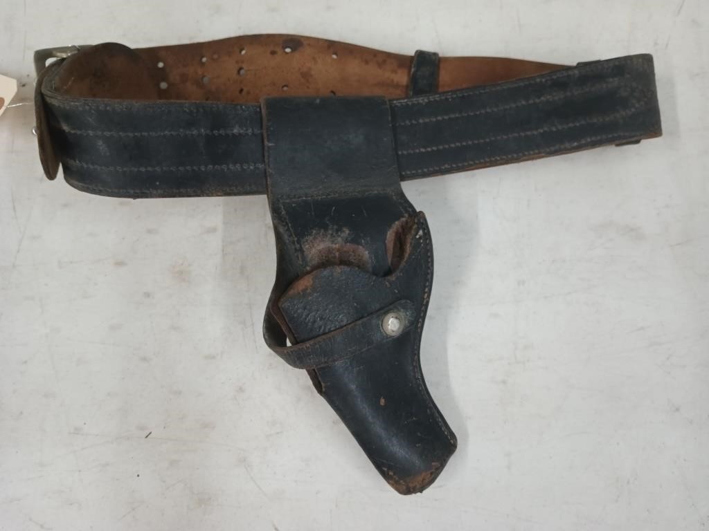 Leather belt and pistol holster for small