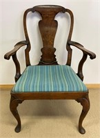 HANDSOME 18TH CENT CARVED QUEEN ANNE ARM CHAIR