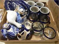 BOX - BLUE AND WHITE COFFEE MUGS, ROOSTER
