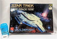 Star Trek Voyager USS Defiant Ship Model Kit