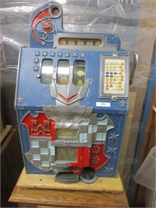 Vintage 25 cent slot machine w/Stand, works No Key