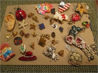 Lot of Costume Pins/Brooches