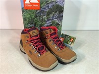 New Hiking Boots, Women’s Size 7