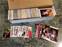 Lot of 800 Basketball Cards Mix 90s