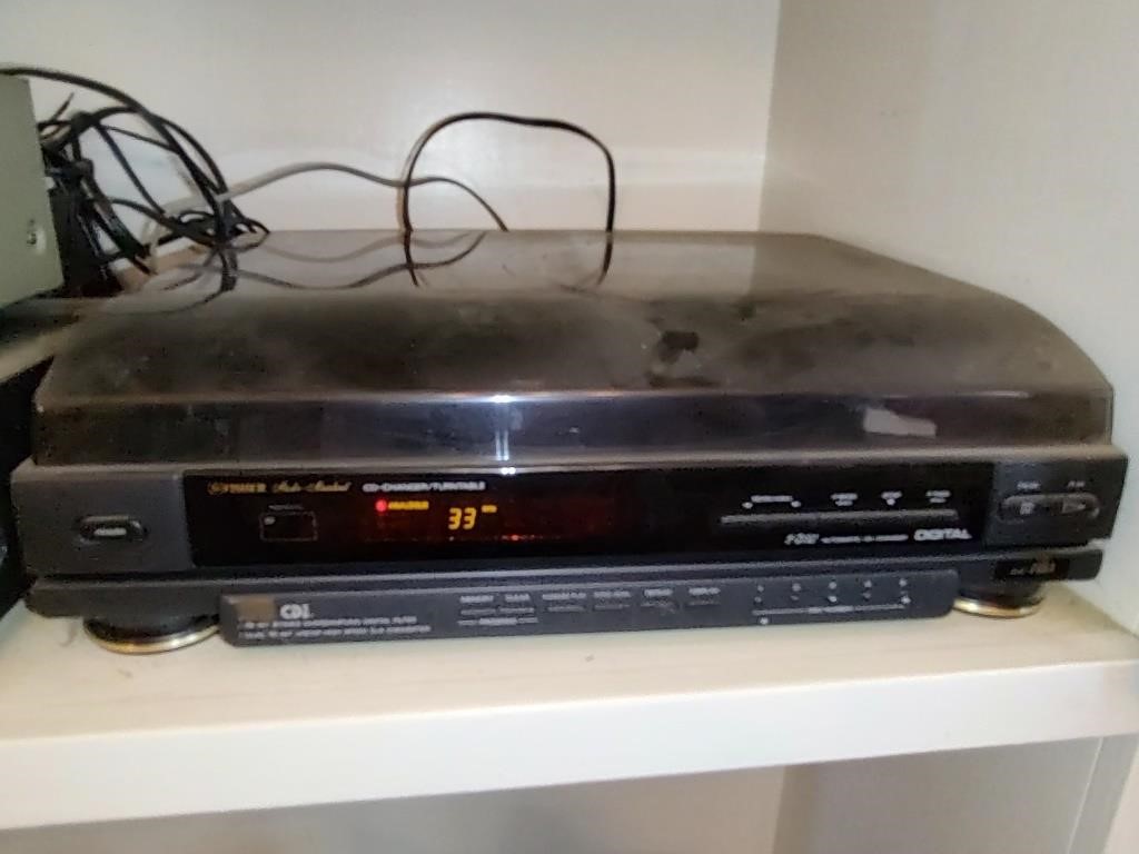 Fisher CD Changer/Turntable - Read Details
