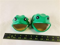 2pcs frog soap and sponge holder