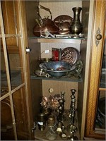 Brass and other metal decor pieces, several