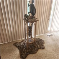 African Decor and Rattan Stand