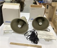 2- 8in Wheellock horn amplified speakers -