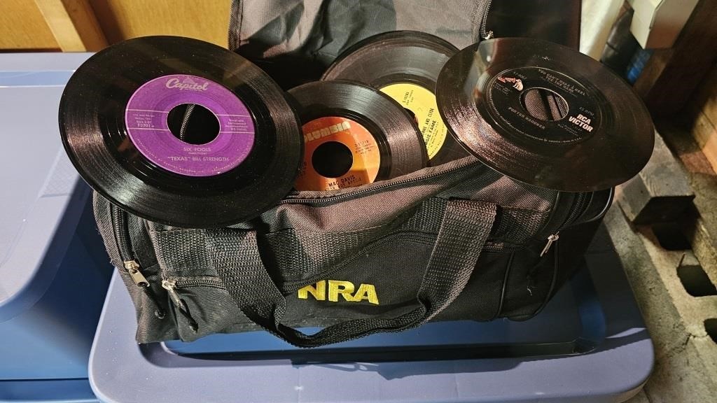 Small NRA duffle bag of misc 45rpm record albums