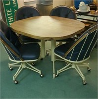 Dining table with 4 chairs ans chairs roll