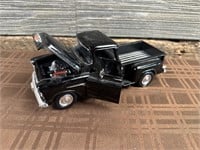 1/24 Scale 1955 Chevrolet Pick Up Truck