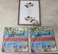 FLORAL AND BEACH WALL DÉCOR