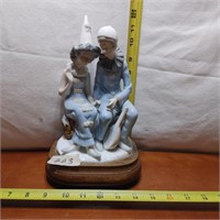 LLADRO STYLE CLOWN FIGURINE NO CHIPS