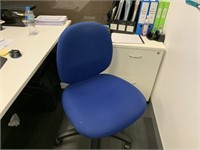 6 Blue Fabric Swivel Base Office Arm Chairs