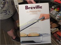 Breile personal pie maker new in box