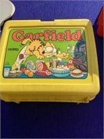 Garfield lunchbox 
With thermos, plastic