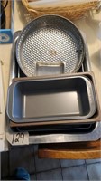 Assorted bread pans lot