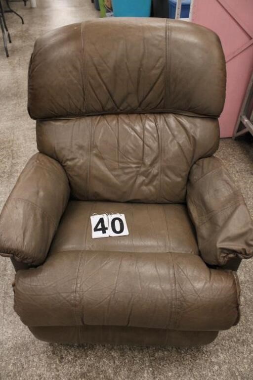 Brown Lay-z-Boy Recliner