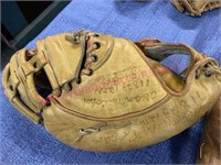 Old Stan Musial baseball glove B900