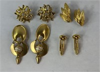 (4) GOLD TONE EARRINGS