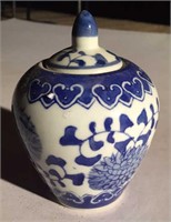 Porcelain urn