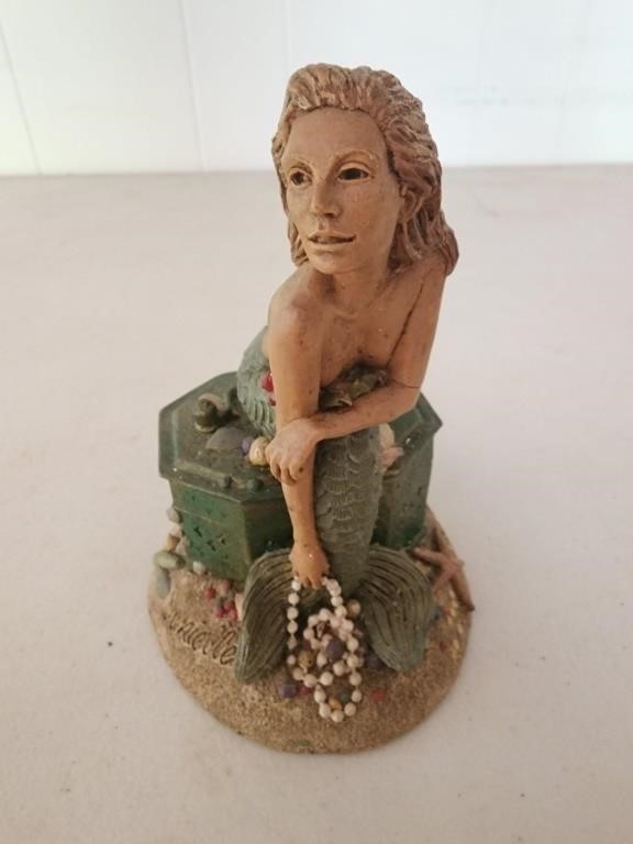 Danielle Mermaid Figurine Treasure David