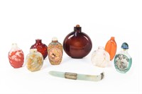 CHINESE GROUPING INCL SNUFF BOTTLES JADE ETC.