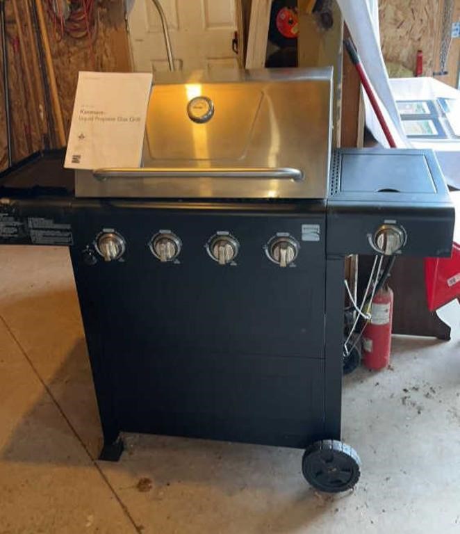 KENMORE PROPANE BARBEQUE WITH SIDE BURNER
