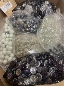 Lot of decorative pebble and glass.