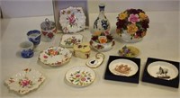 Quantity of assorted decorative china pieces